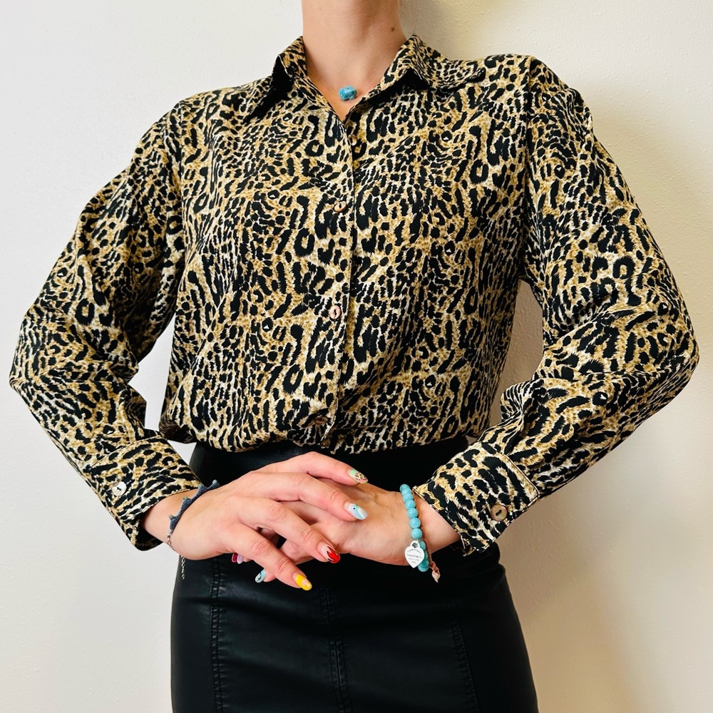 Vintage Style Exchange leopard print button down shirt animal